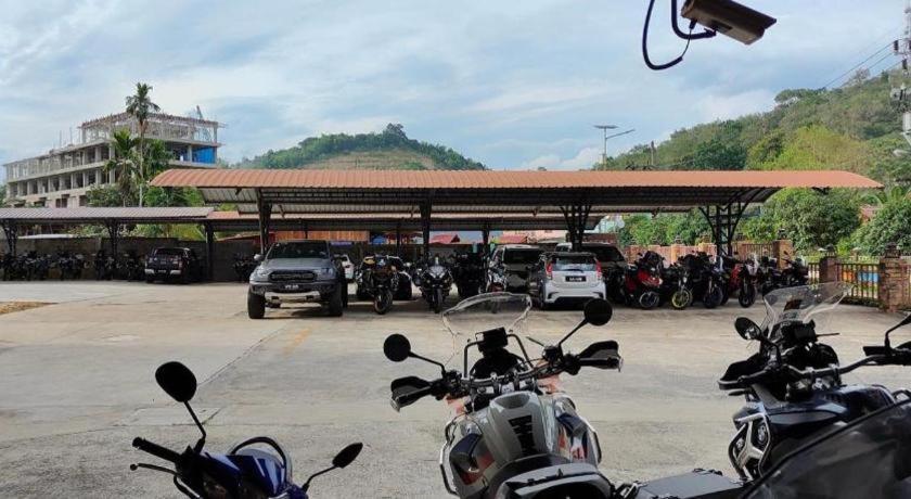 Butterfly Hotel Betong Ban Komo Sip Paet Екстер'єр фото